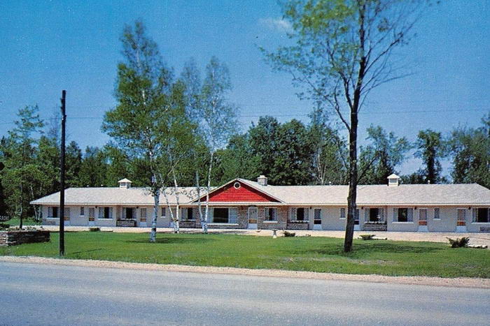 Houghton Lake Michiganchalet Motel (newer photo)